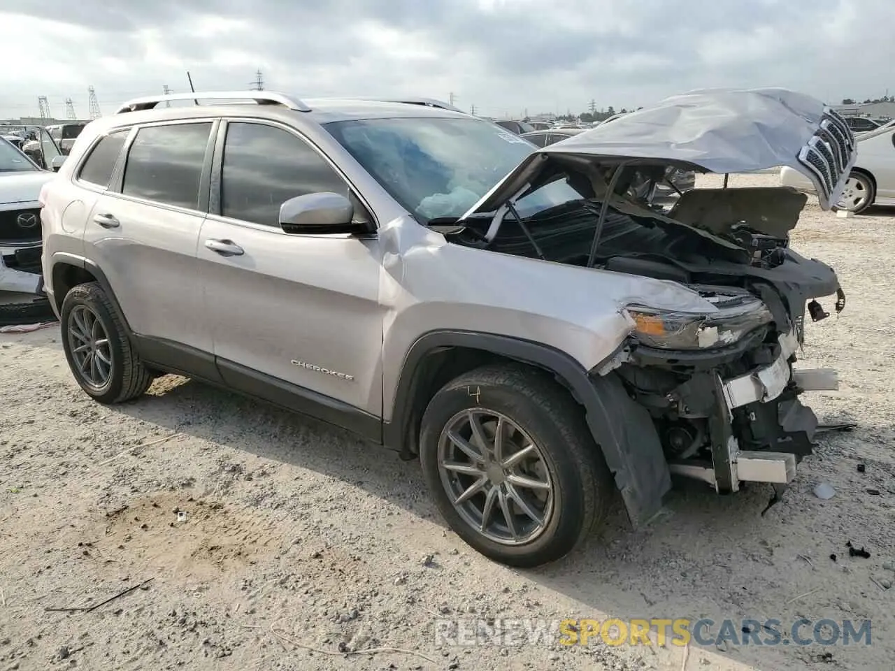 4 Photograph of a damaged car 1C4PJLLB9LD543869 JEEP GRAND CHER 2020