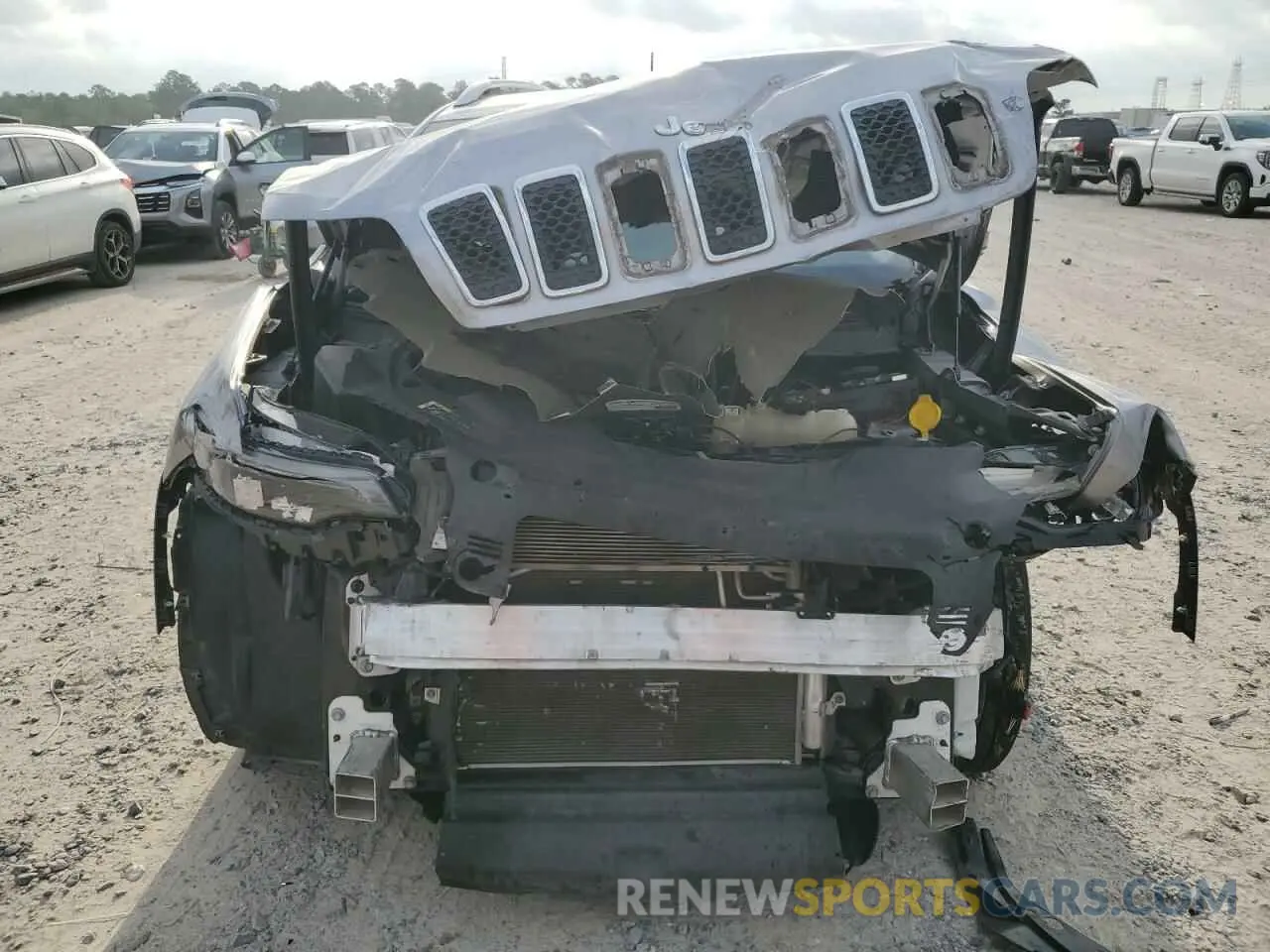 5 Photograph of a damaged car 1C4PJLLB9LD543869 JEEP GRAND CHER 2020