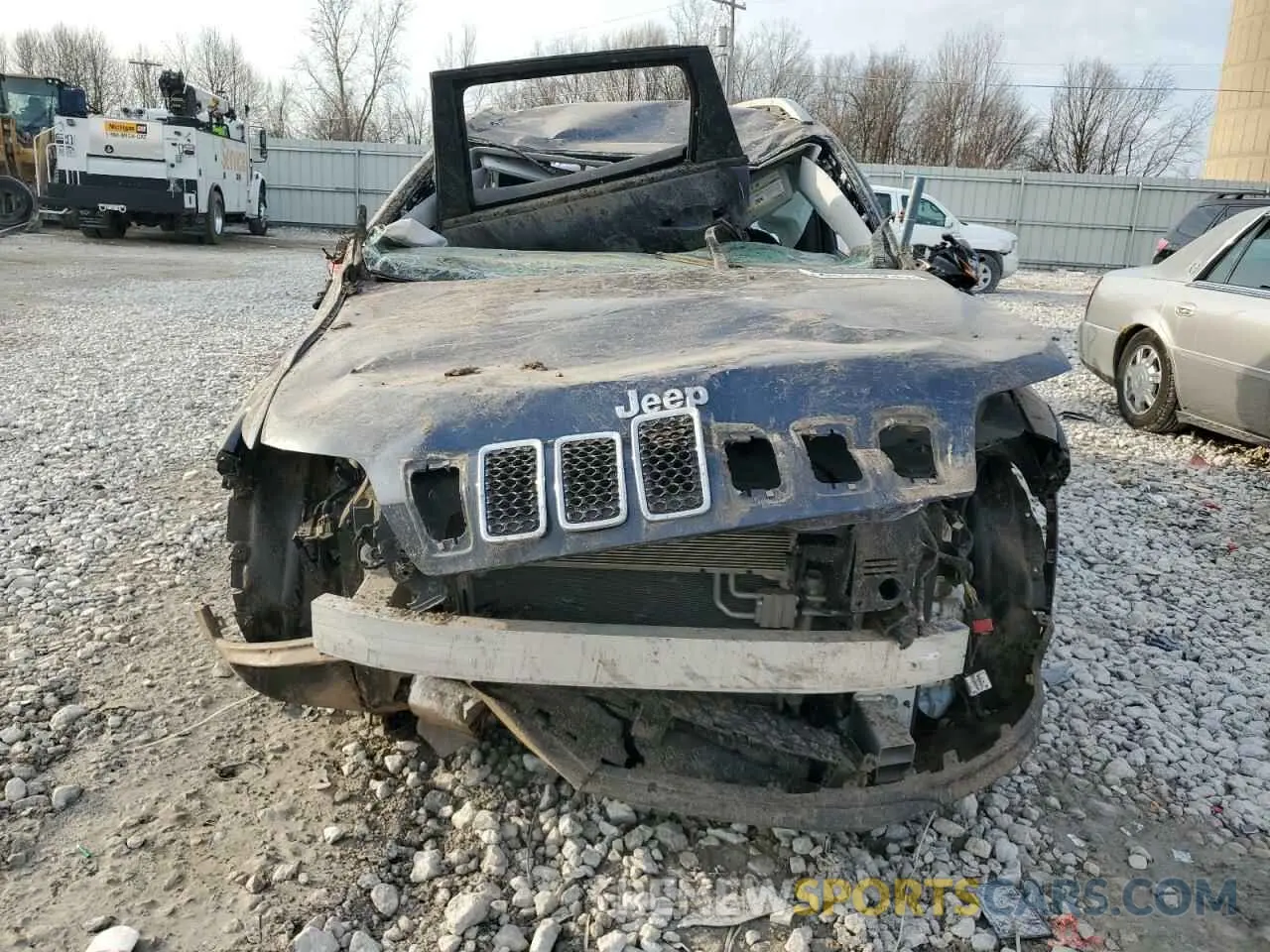 5 Photograph of a damaged car 1C4PJMCB6LD640520 JEEP GRAND CHER 2020