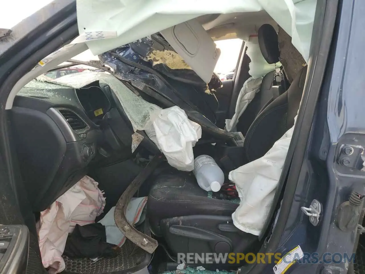7 Photograph of a damaged car 1C4PJMCB6LD640520 JEEP GRAND CHER 2020