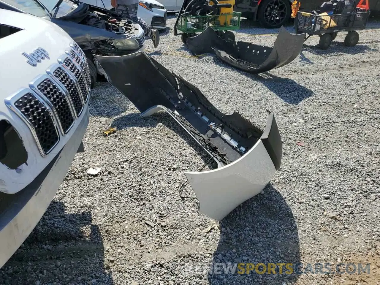 12 Photograph of a damaged car 1C4PJMLB5LD602695 JEEP GRAND CHER 2020