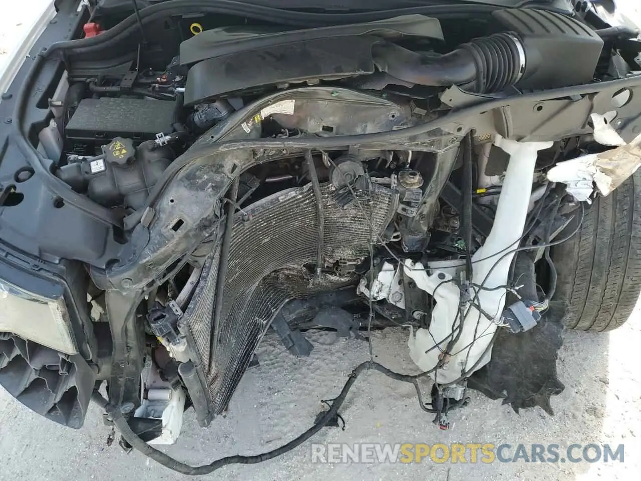 13 Photograph of a damaged car 1C4RJFAG3LC122115 JEEP GRAND CHER 2020