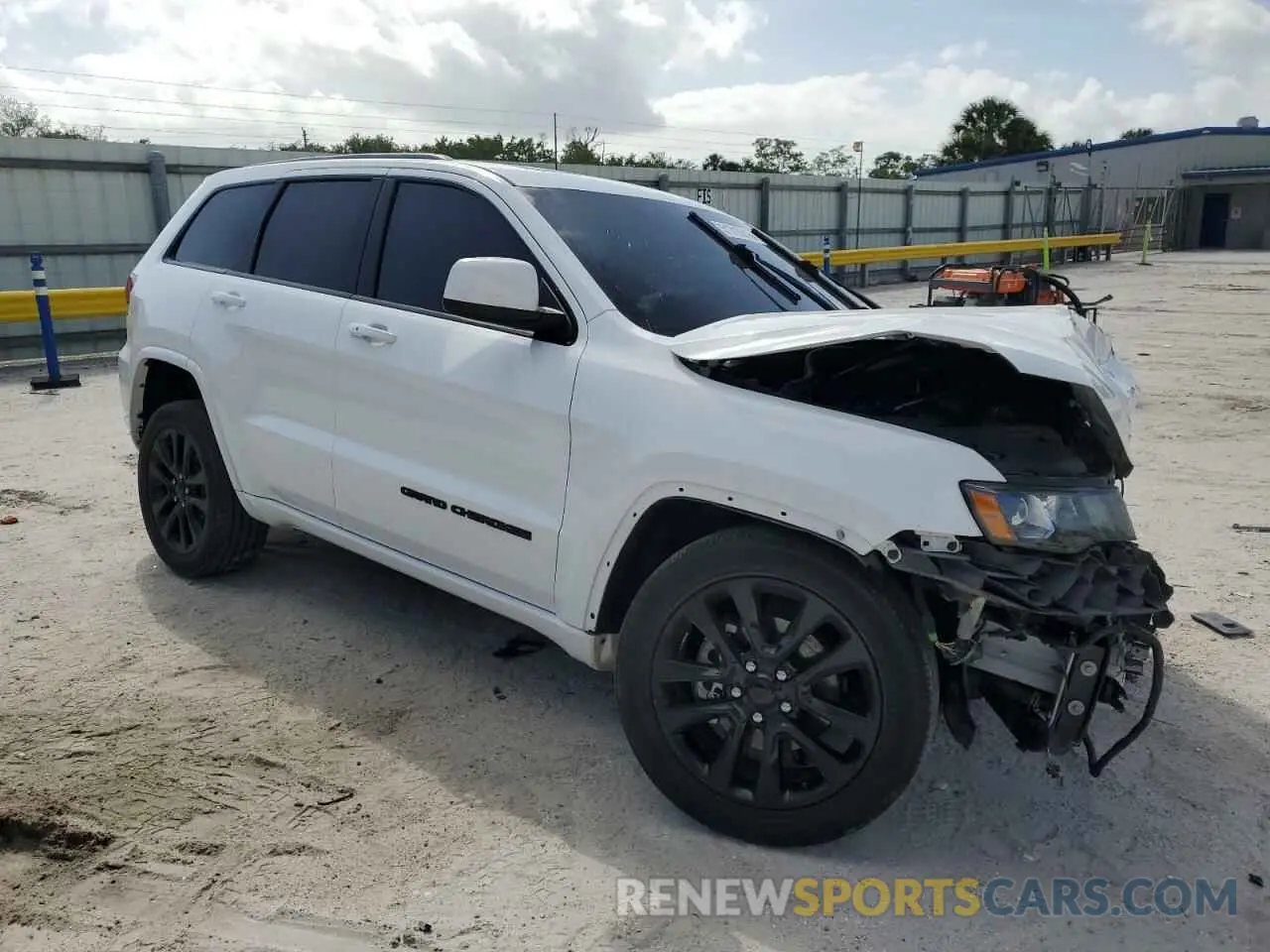 4 Photograph of a damaged car 1C4RJFAG3LC122115 JEEP GRAND CHER 2020