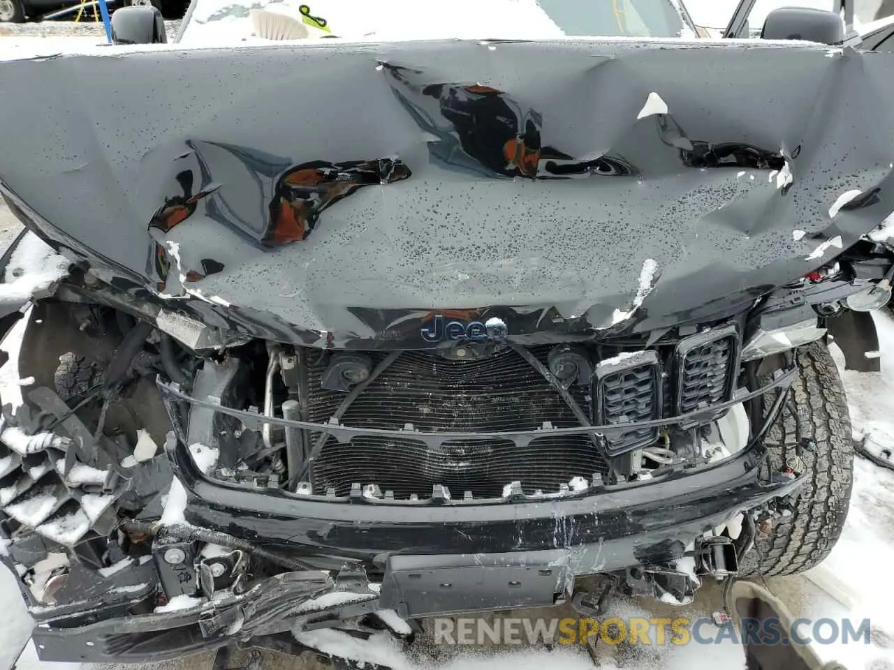 12 Photograph of a damaged car 1C4RJFAG8LC115709 JEEP GRAND CHER 2020