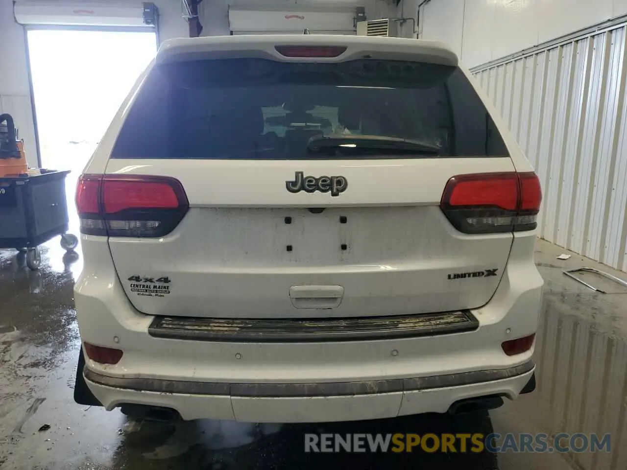 6 Photograph of a damaged car 1C4RJFBG1LC400718 JEEP GRAND CHER 2020