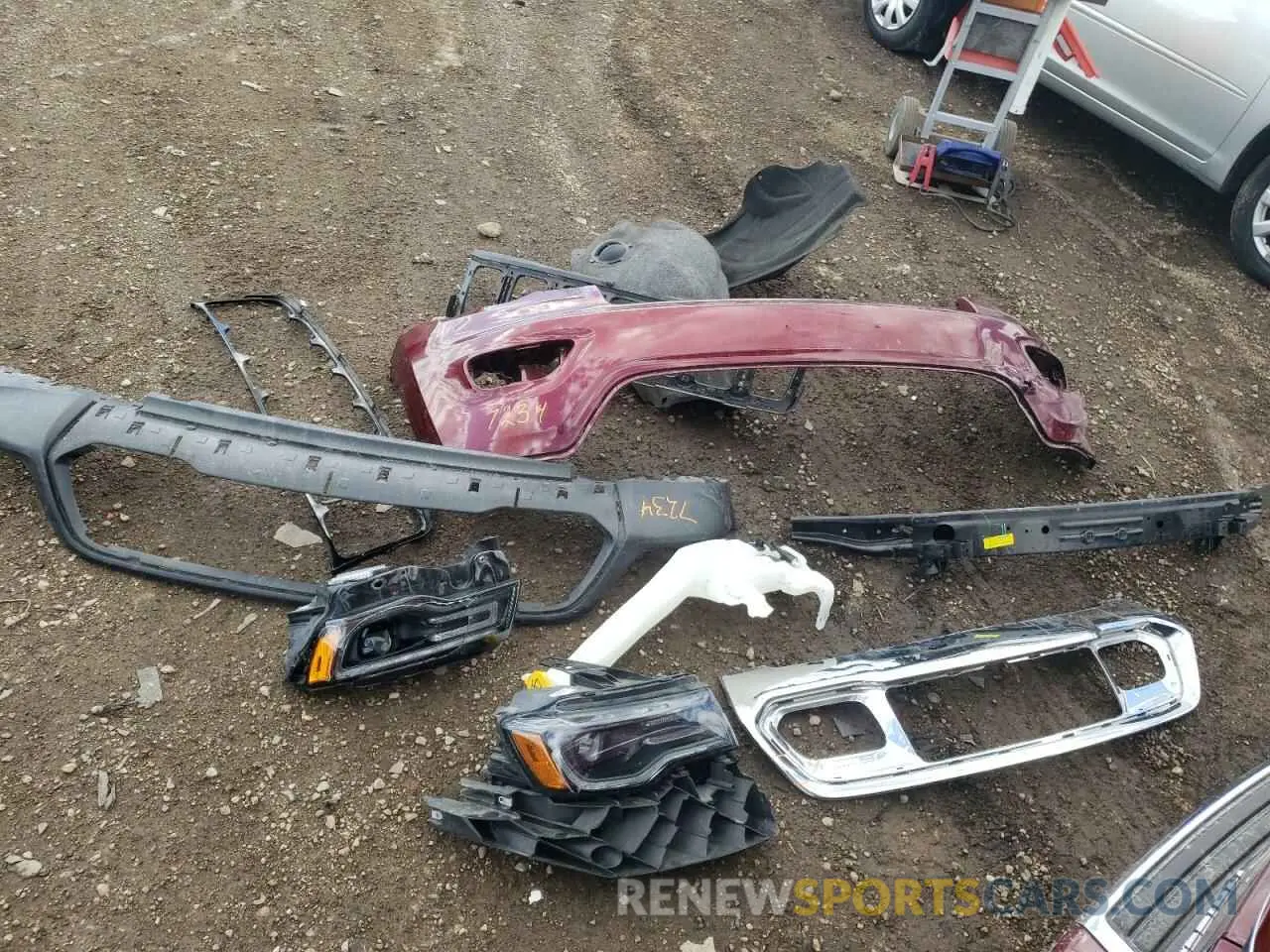 12 Photograph of a damaged car 1C4RJFBG4LC152061 JEEP GRAND CHER 2020