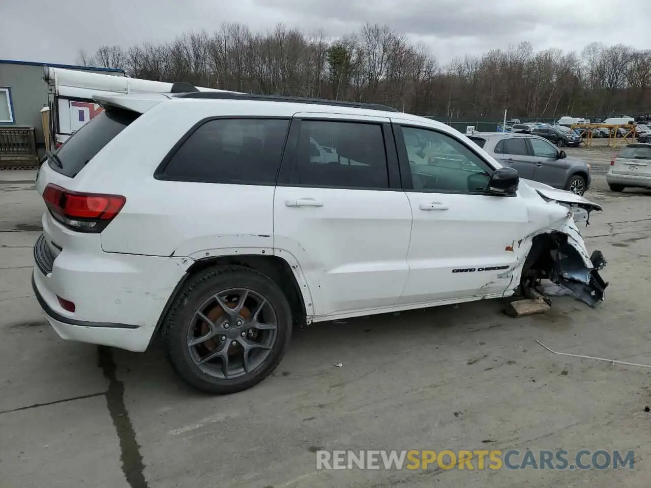 3 Photograph of a damaged car 1C4RJFBG8LC299578 JEEP GRAND CHER 2020