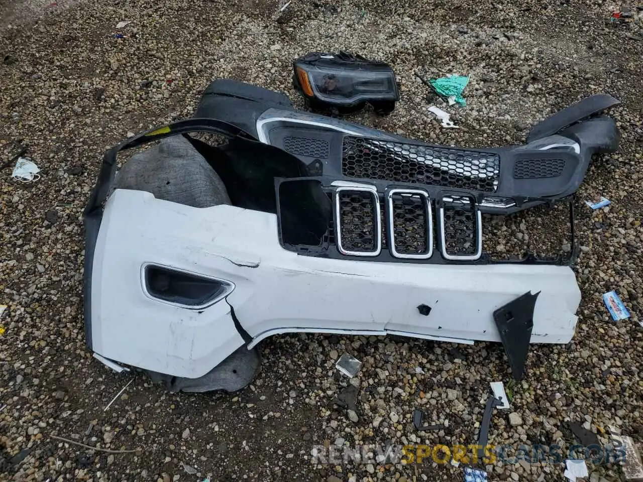 13 Photograph of a damaged car 1C4RJFBG9LC101090 JEEP GRAND CHER 2020