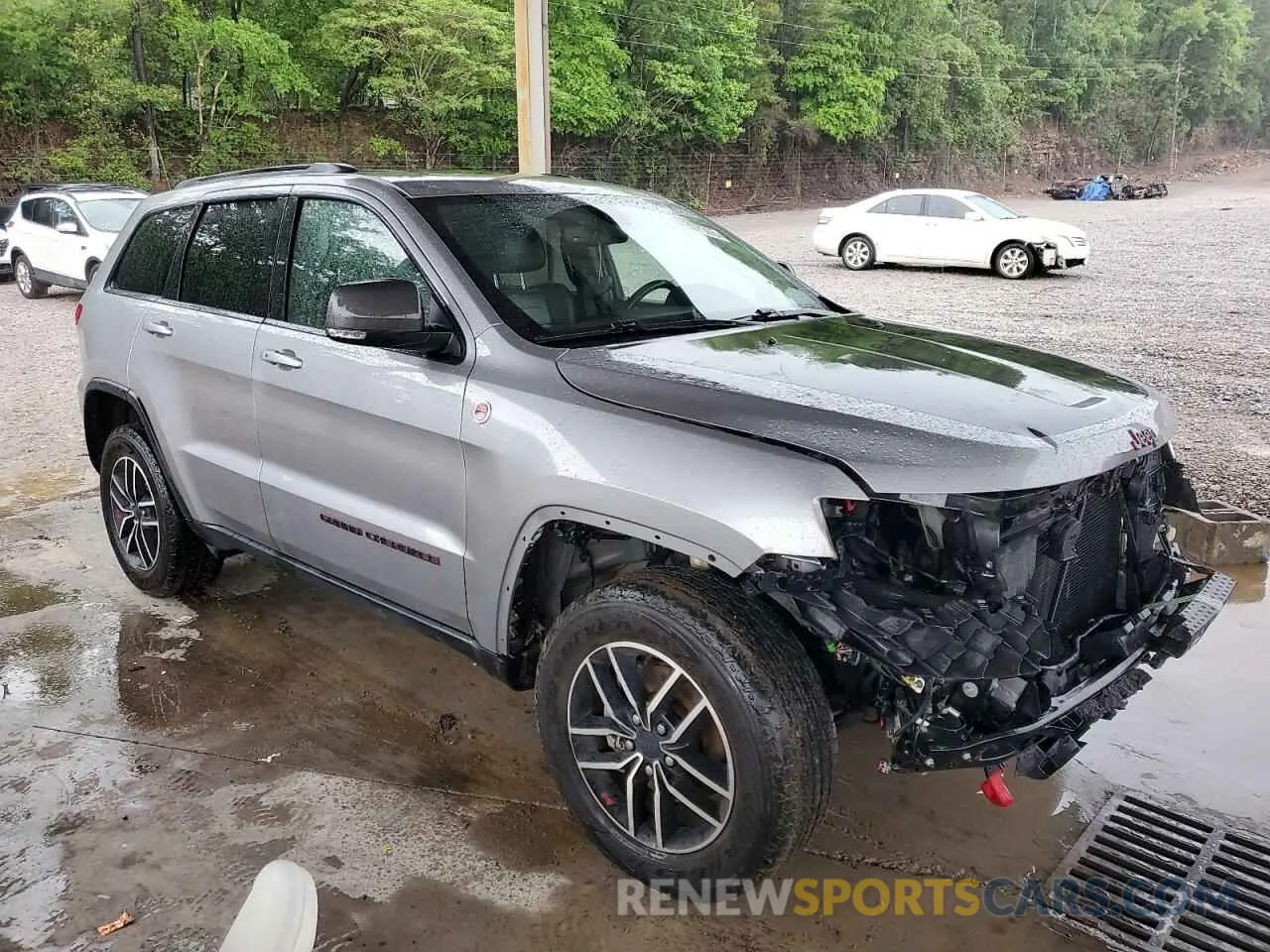 4 Photograph of a damaged car 1C4RJFLG1LC135930 JEEP GRAND CHER 2020