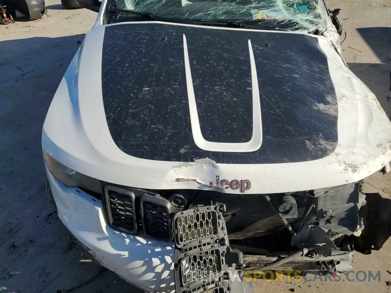 12 Photograph of a damaged car 1C4RJFLG3LC447778 JEEP GRAND CHER 2020