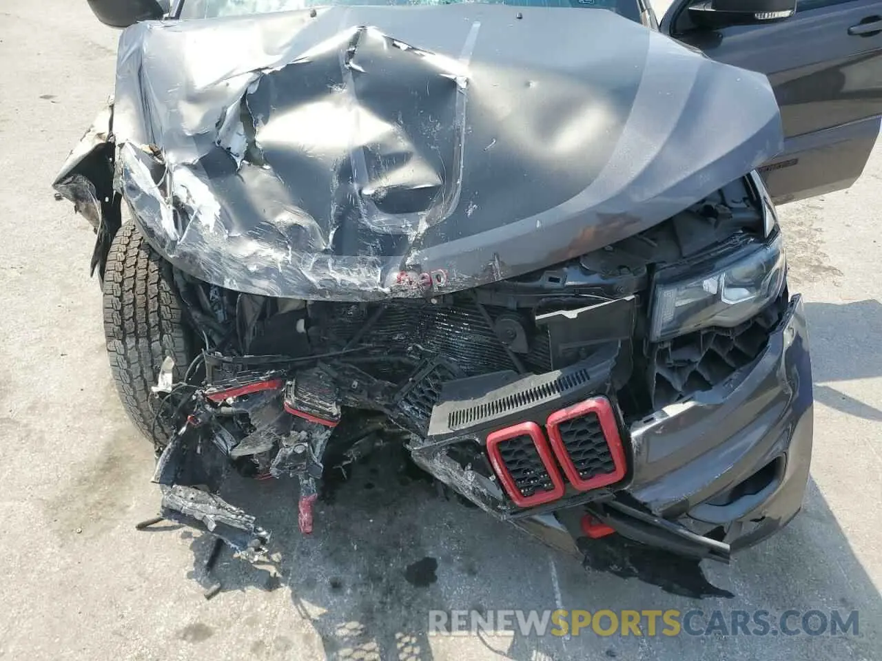 12 Photograph of a damaged car 1C4RJFLT4LC232102 JEEP GRAND CHER 2020