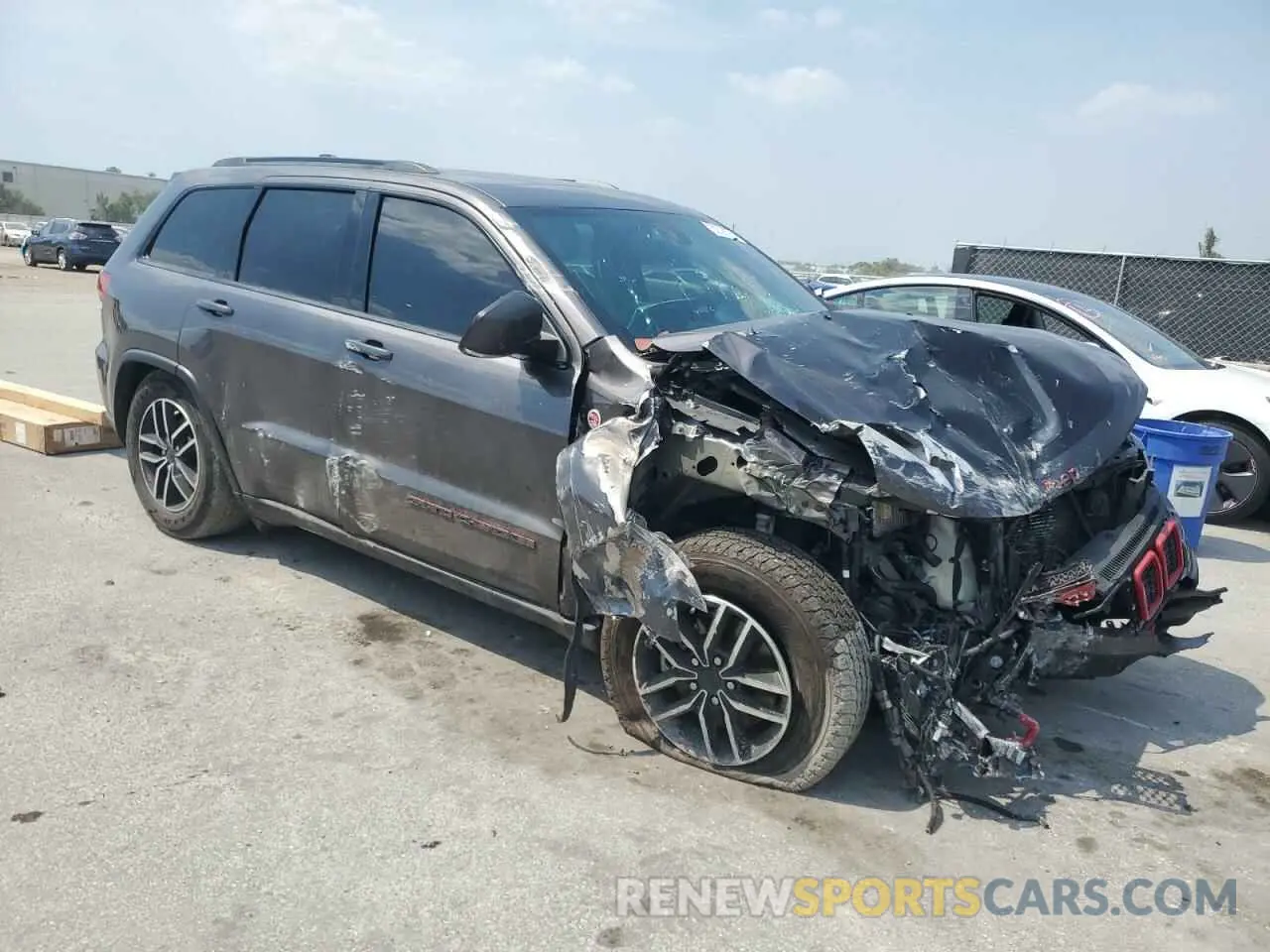 4 Photograph of a damaged car 1C4RJFLT4LC232102 JEEP GRAND CHER 2020