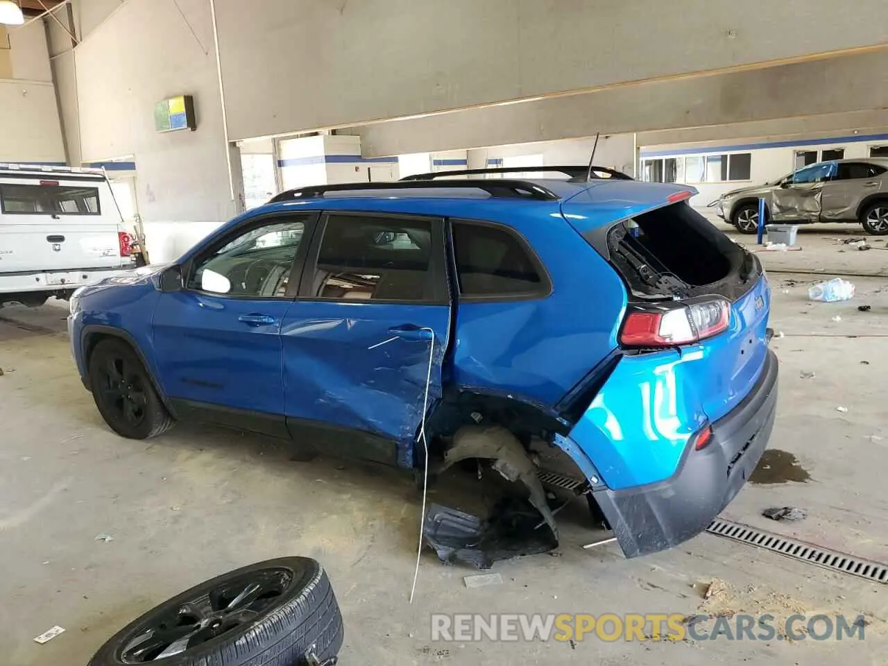 2 Photograph of a damaged car 1C4PJLLB4MD168720 JEEP GRAND CHER 2021