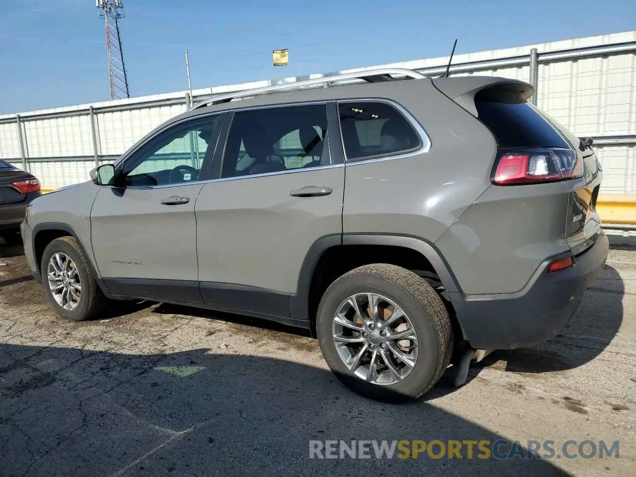 2 Photograph of a damaged car 1C4PJLLB9MD116340 JEEP GRAND CHER 2021