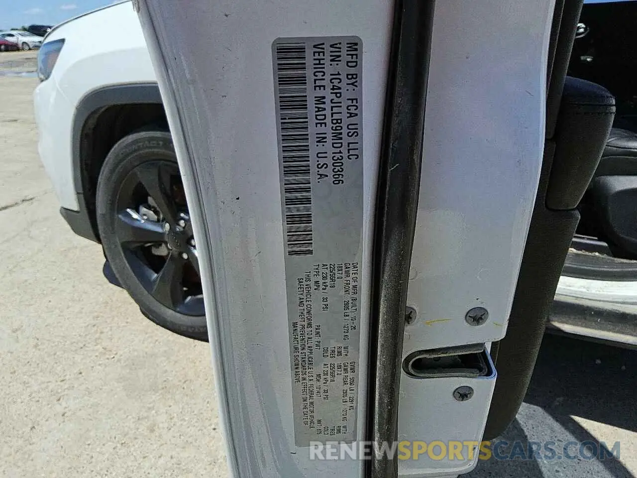 12 Photograph of a damaged car 1C4PJLLB9MD130366 JEEP GRAND CHER 2021