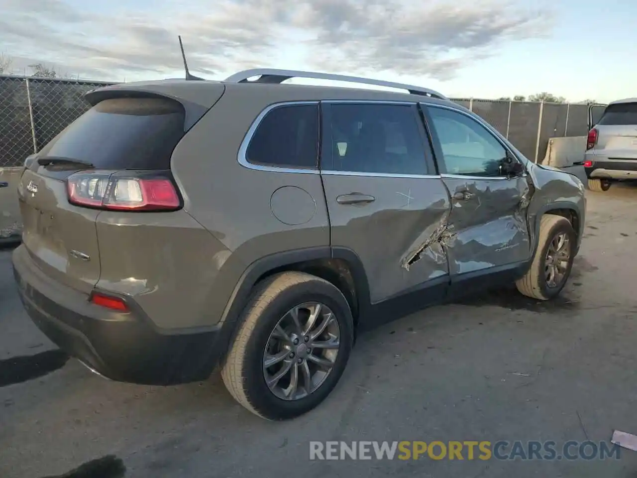 3 Photograph of a damaged car 1C4PJLMX5MD134649 JEEP GRAND CHER 2021