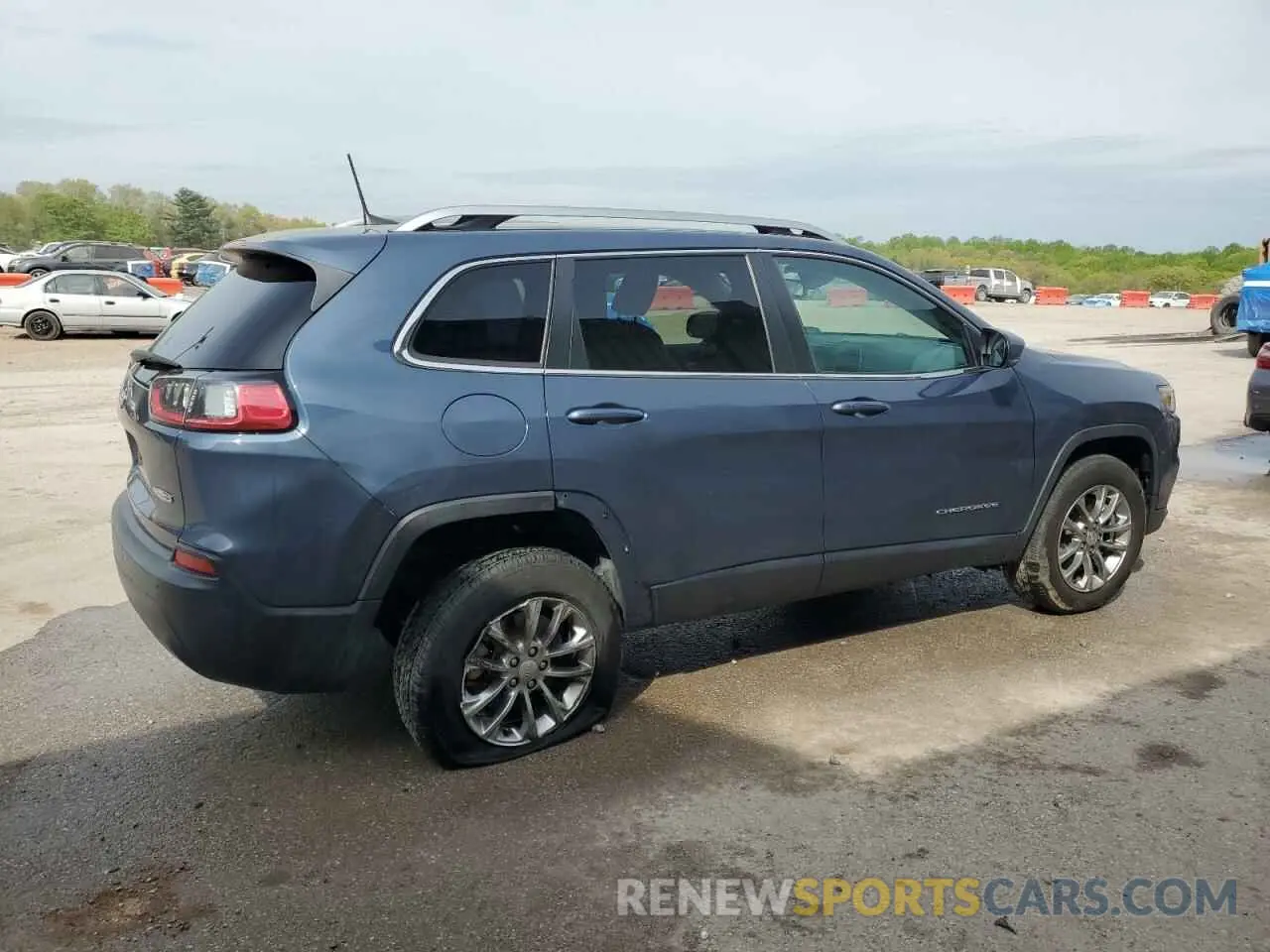 3 Photograph of a damaged car 1C4PJMLB7MD102166 JEEP GRAND CHER 2021
