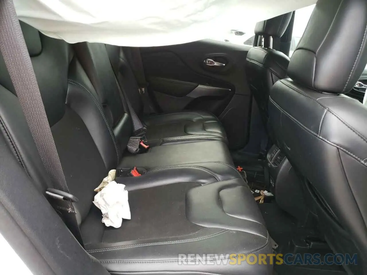 11 Photograph of a damaged car 1C4PJMLB7MD133367 JEEP GRAND CHER 2021