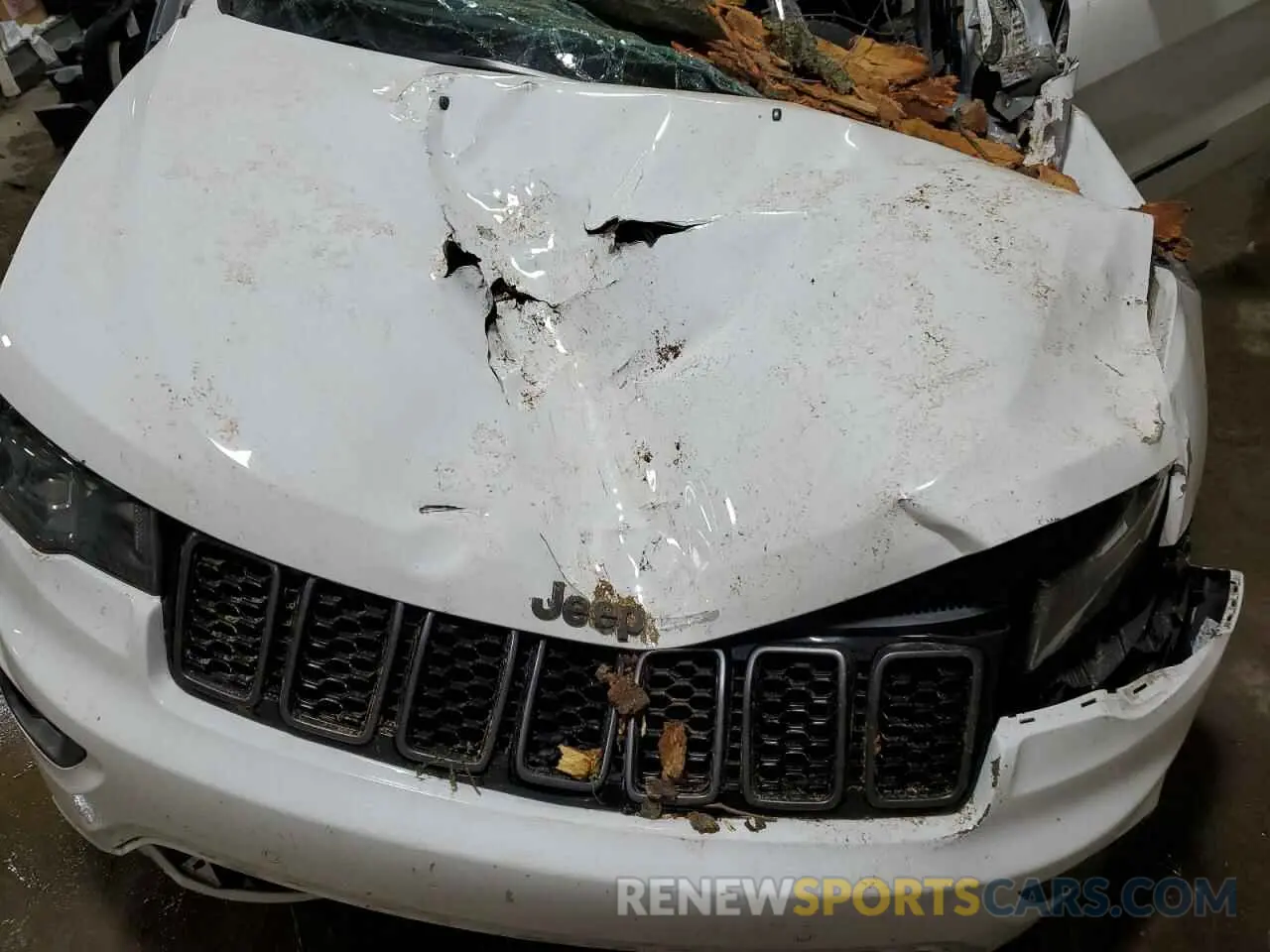 12 Photograph of a damaged car 1C4RJFBG0MC525811 JEEP GRAND CHER 2021