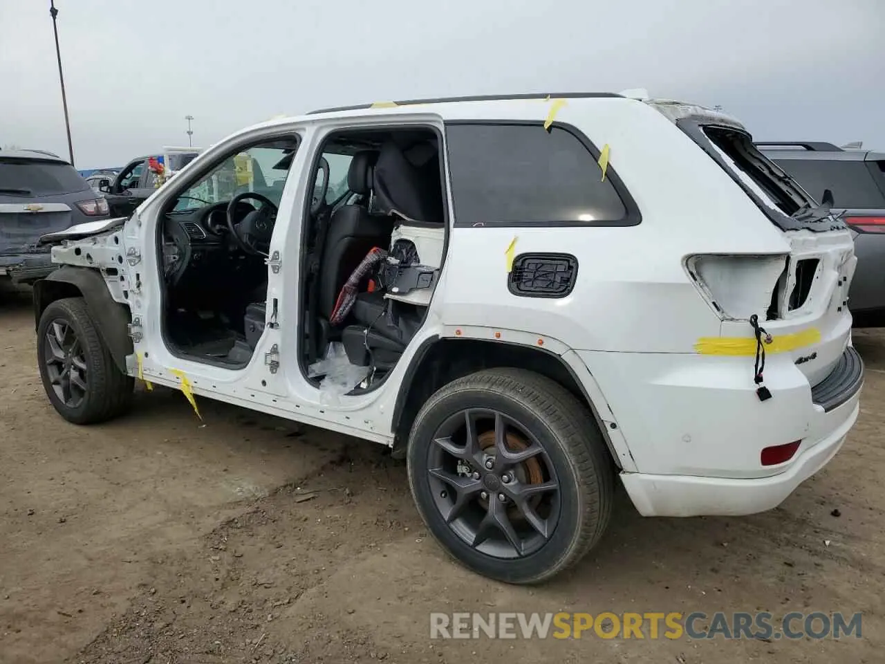 2 Photograph of a damaged car 1C4RJFBG2MC527639 JEEP GRAND CHER 2021