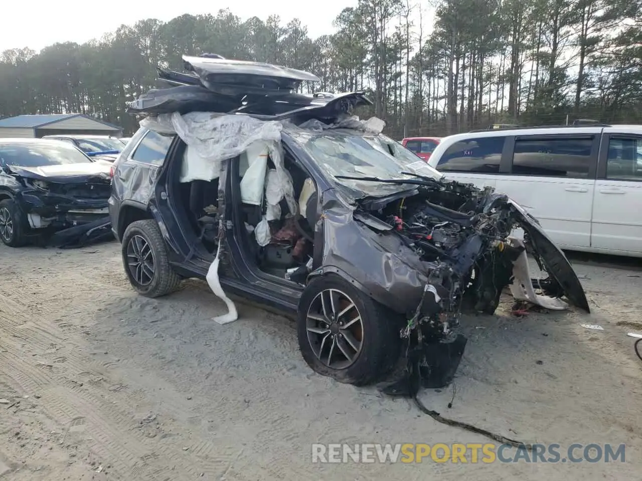 4 Photograph of a damaged car 1C4RJFBG5MC538005 JEEP GRAND CHER 2021