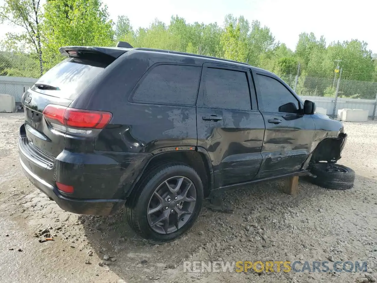 3 Photograph of a damaged car 1C4RJFBGXMC592206 JEEP GRAND CHER 2021