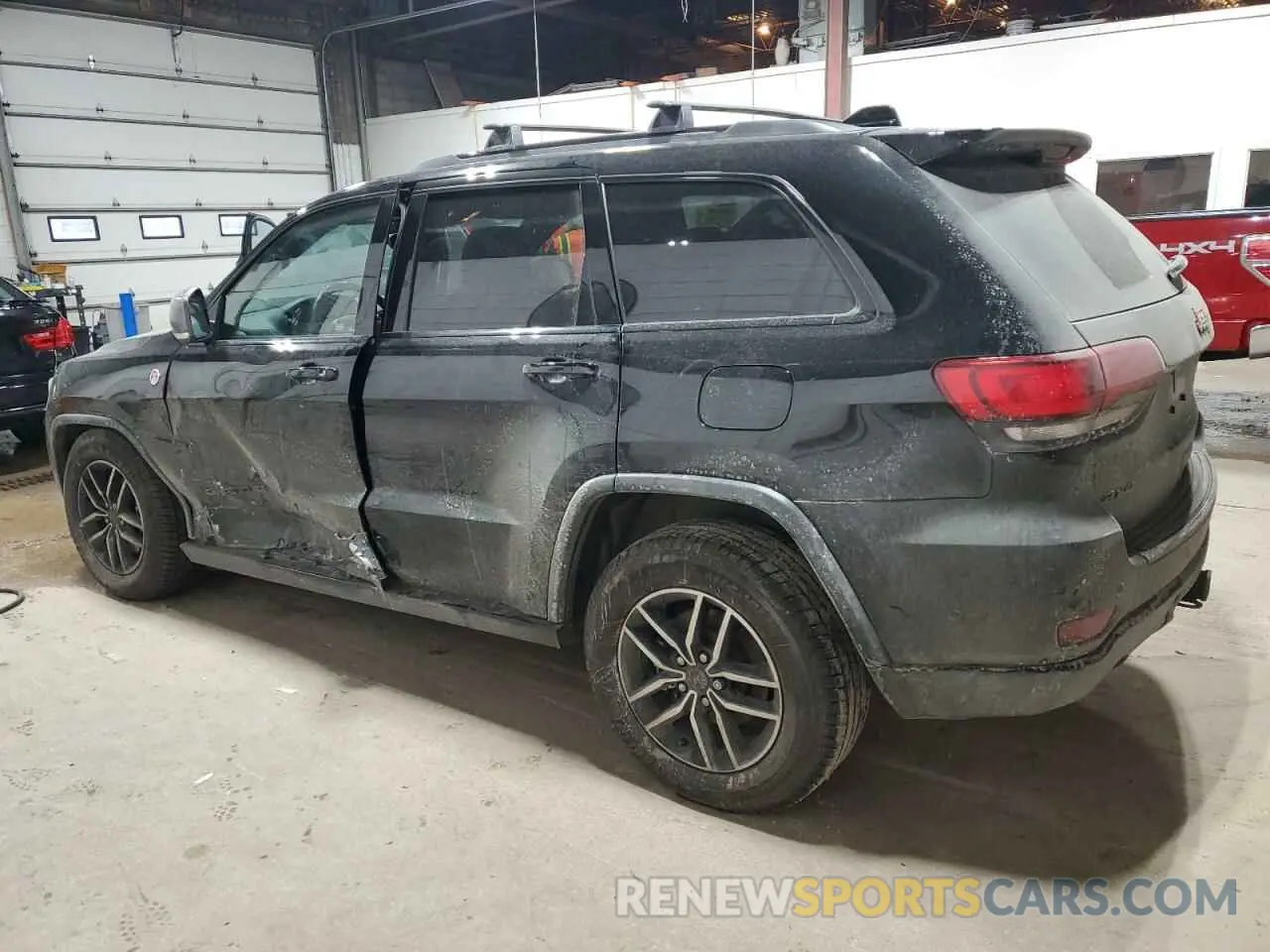 2 Photograph of a damaged car 1C4RJFLGXMC548821 JEEP GRAND CHER 2021