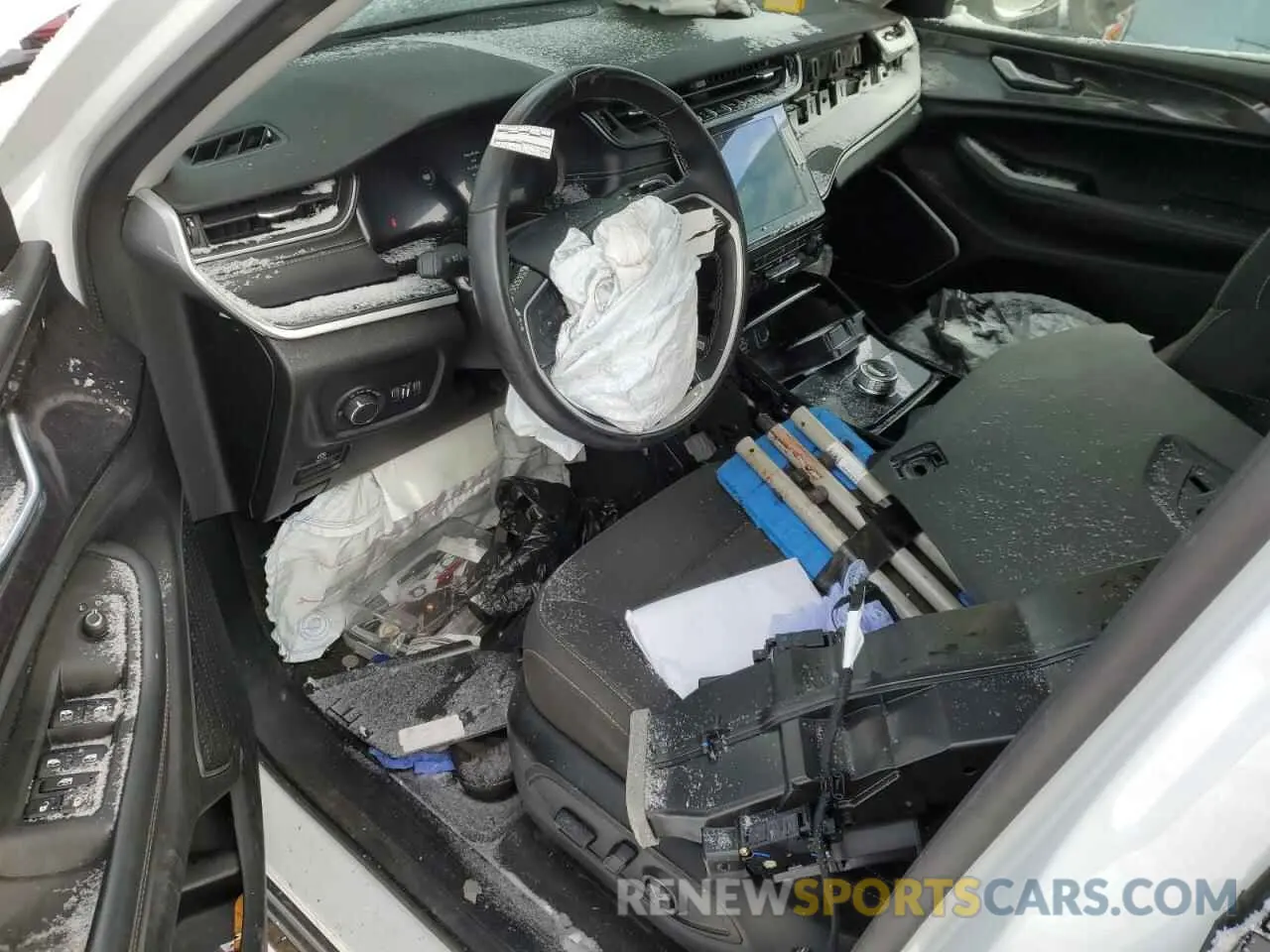 8 Photograph of a damaged car 1C4RJKAG1M8160830 JEEP GRAND CHER 2021