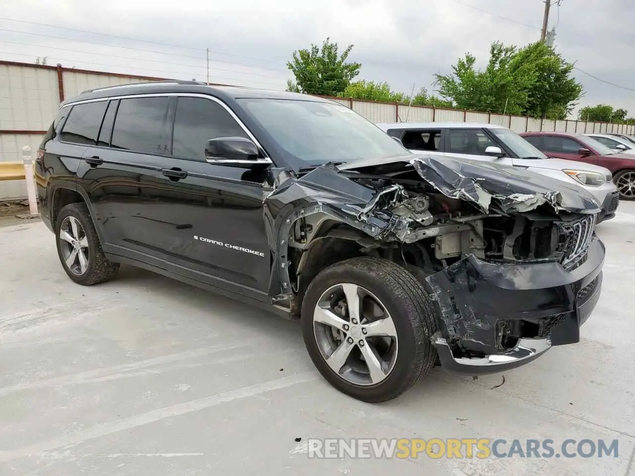 4 Photograph of a damaged car 1C4RJKBG1M8101386 JEEP GRAND CHER 2021