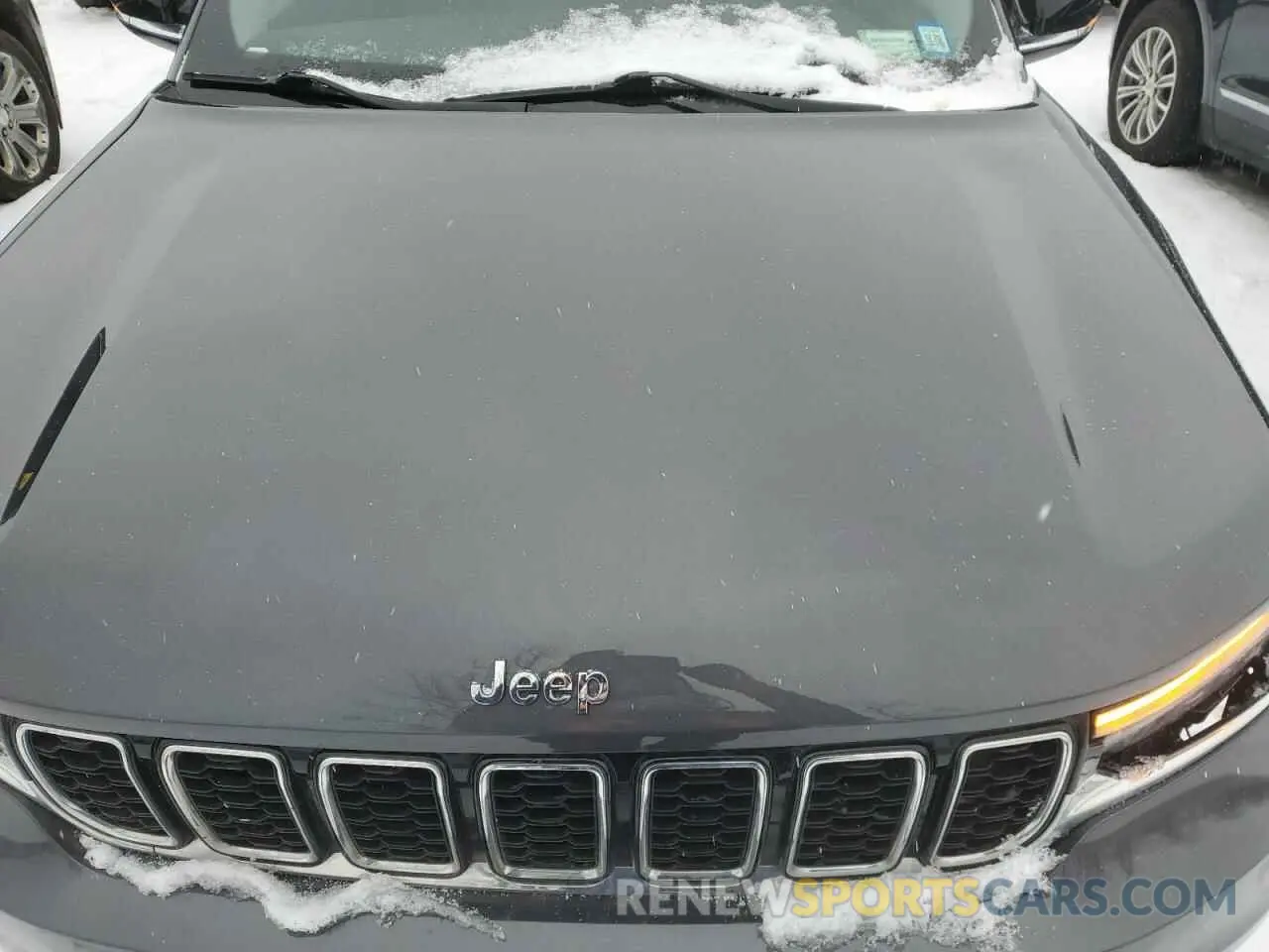 11 Photograph of a damaged car 1C4RJKBG1M8196435 JEEP GRAND CHER 2021