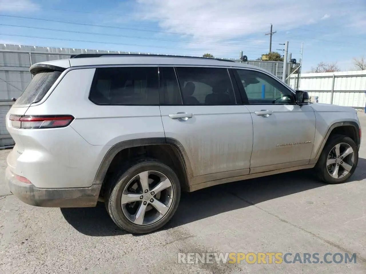 3 Photograph of a damaged car 1C4RJKBG2M8163704 JEEP GRAND CHER 2021