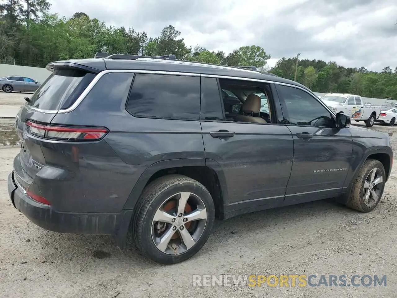 3 Photograph of a damaged car 1C4RJKBG2M8205496 JEEP GRAND CHER 2021