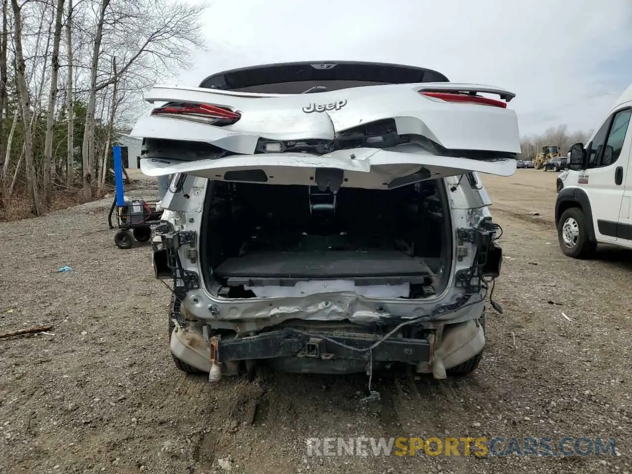 6 Photograph of a damaged car 1C4RJKBG3M8102796 JEEP GRAND CHER 2021