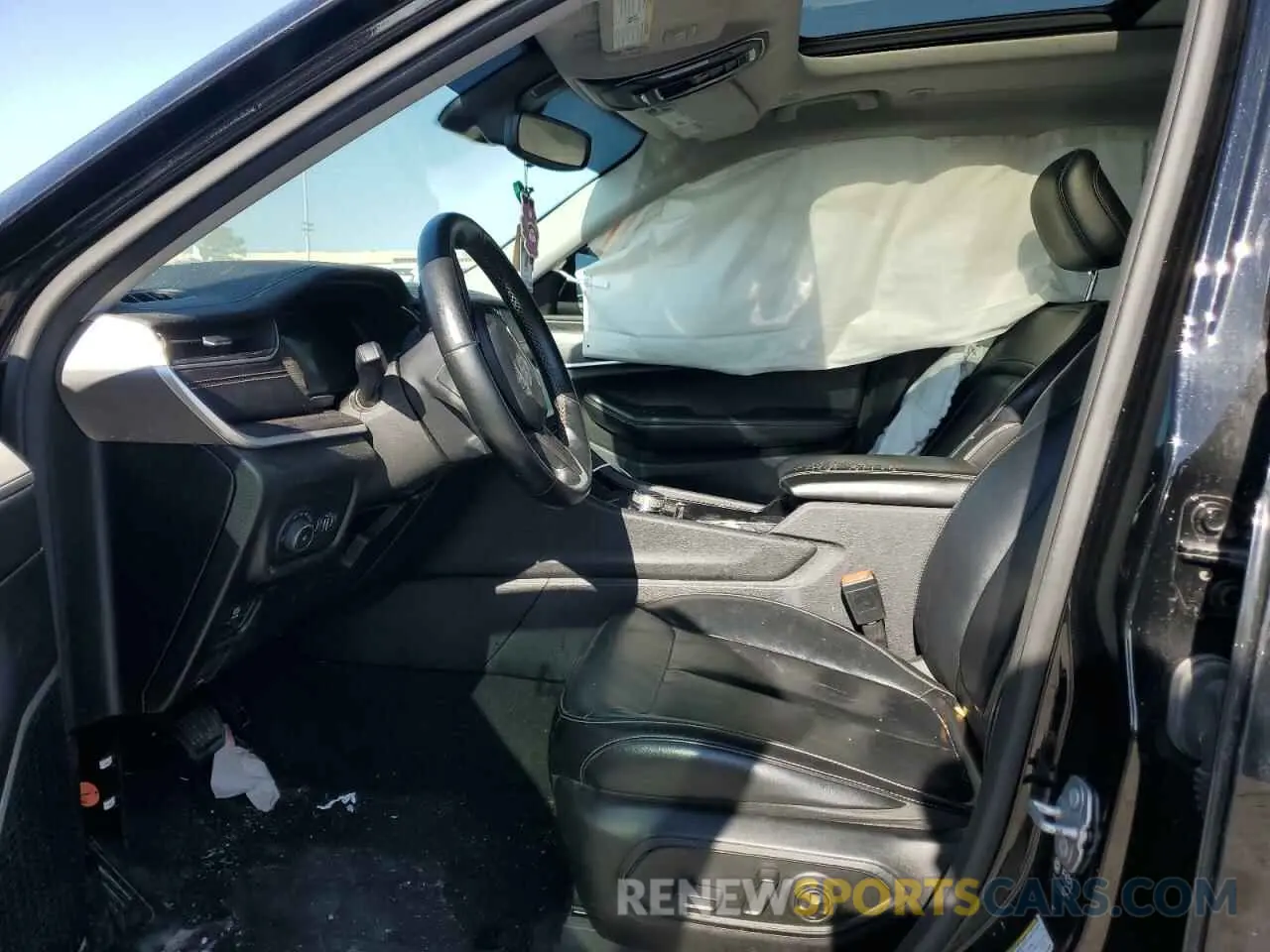 14 Photograph of a damaged car 1C4RJKBG3M8110333 JEEP GRAND CHER 2021