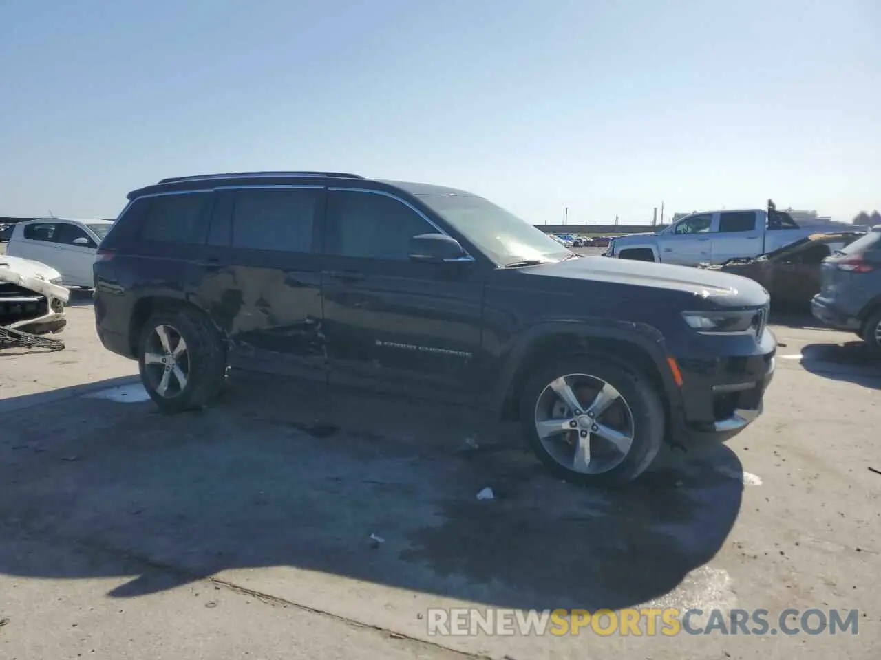 4 Photograph of a damaged car 1C4RJKBG3M8110333 JEEP GRAND CHER 2021