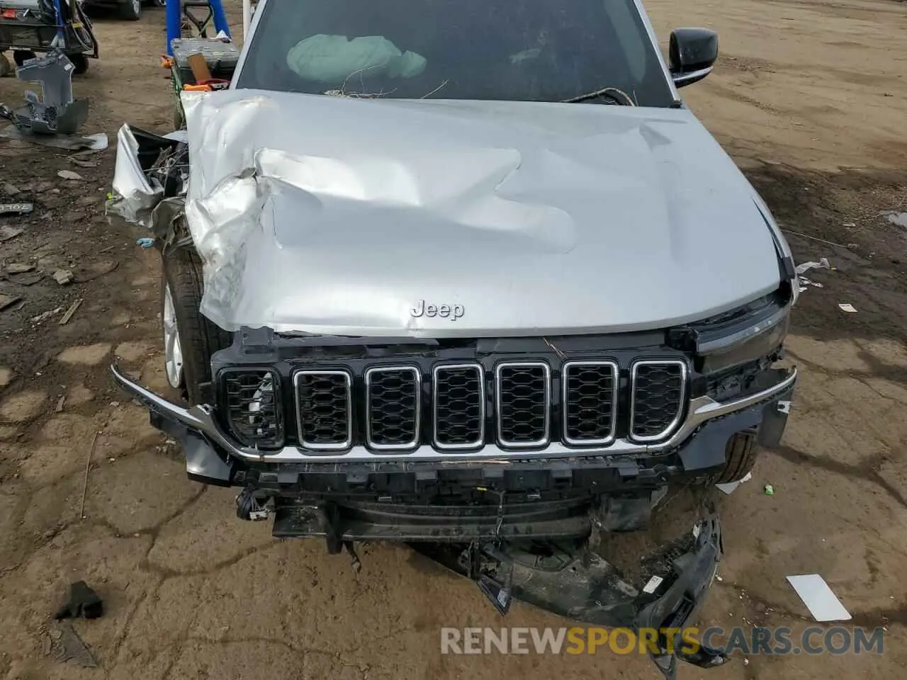 12 Photograph of a damaged car 1C4RJKBG4M8171836 JEEP GRAND CHER 2021