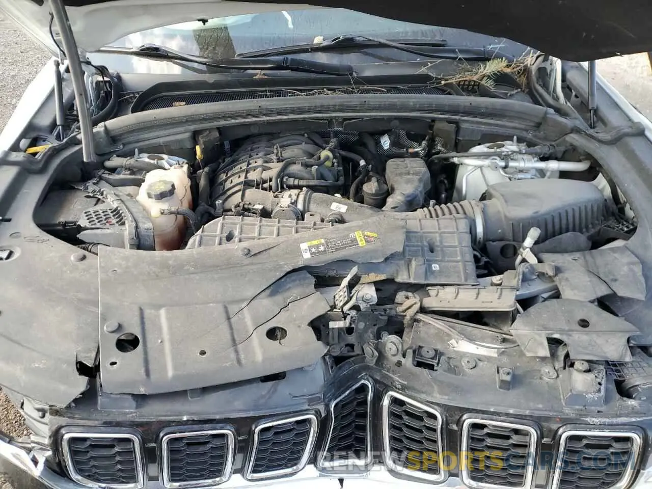 12 Photograph of a damaged car 1C4RJKBG6M8140586 JEEP GRAND CHER 2021