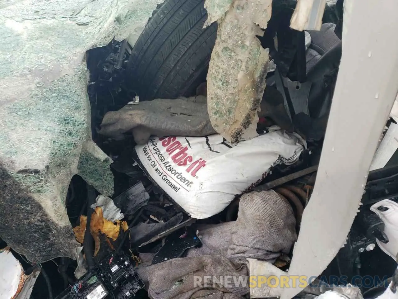 8 Photograph of a damaged car 1C4RJKBG7M8147854 JEEP GRAND CHER 2021