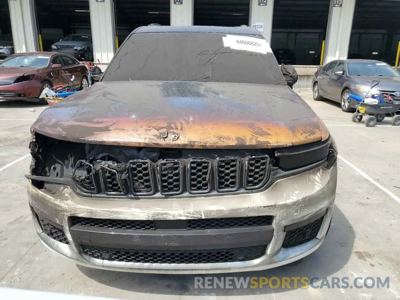 5 Photograph of a damaged car 1C4RJKET7M8184248 JEEP GRAND CHER 2021