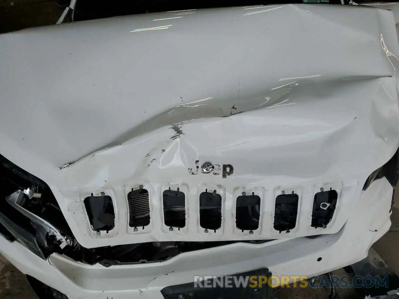 13 Photograph of a damaged car 1C4PJMDX2ND510344 JEEP GRAND CHER 2022