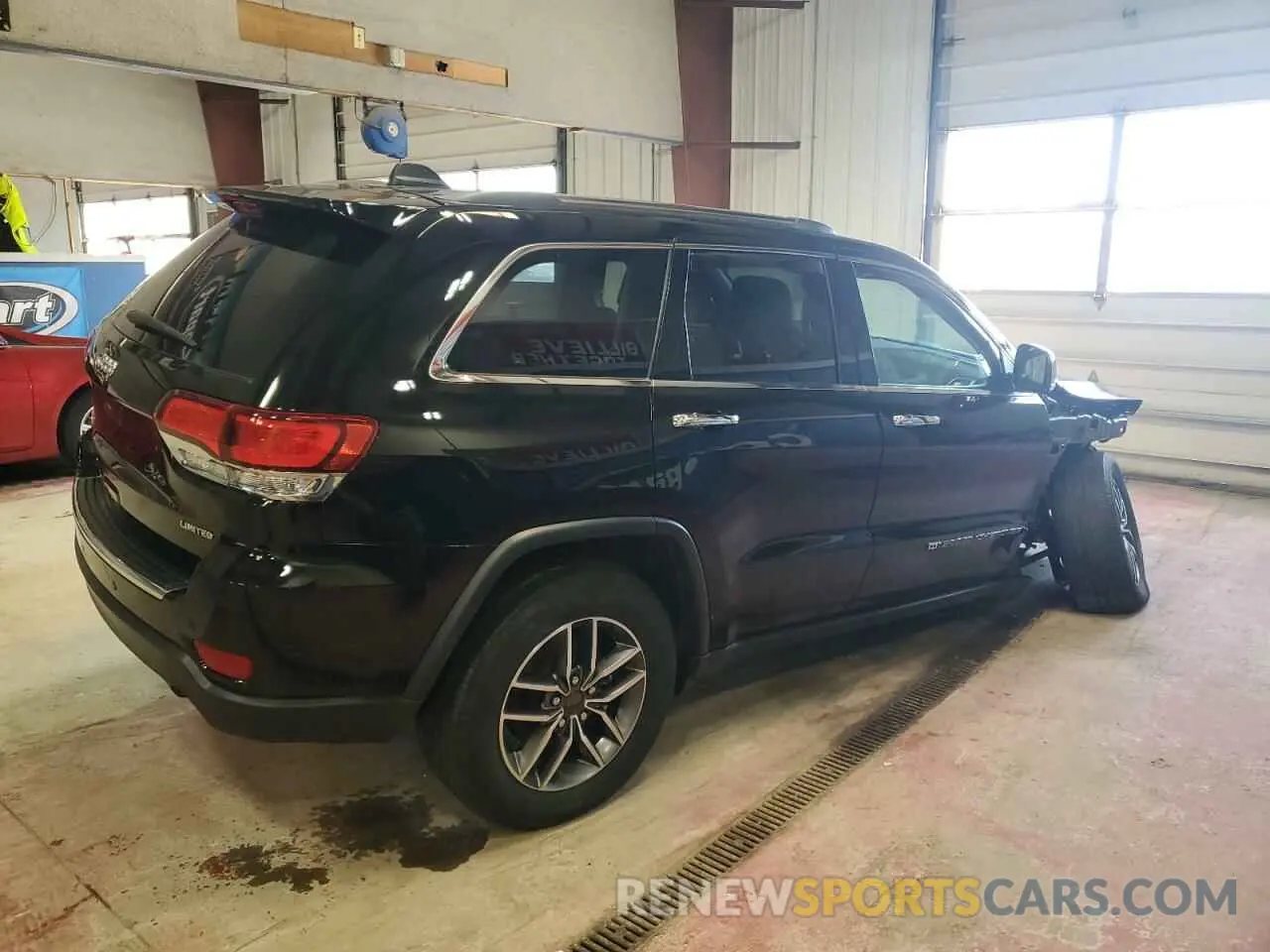 3 Photograph of a damaged car 1C4RJFBG1NC165949 JEEP GRAND CHER 2022