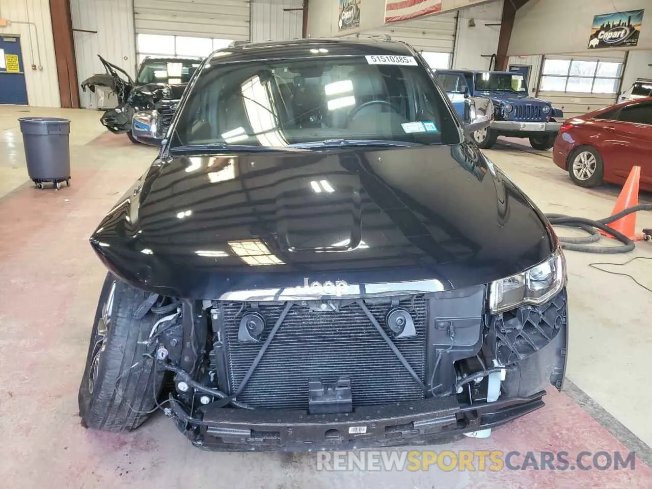 5 Photograph of a damaged car 1C4RJFBG1NC165949 JEEP GRAND CHER 2022