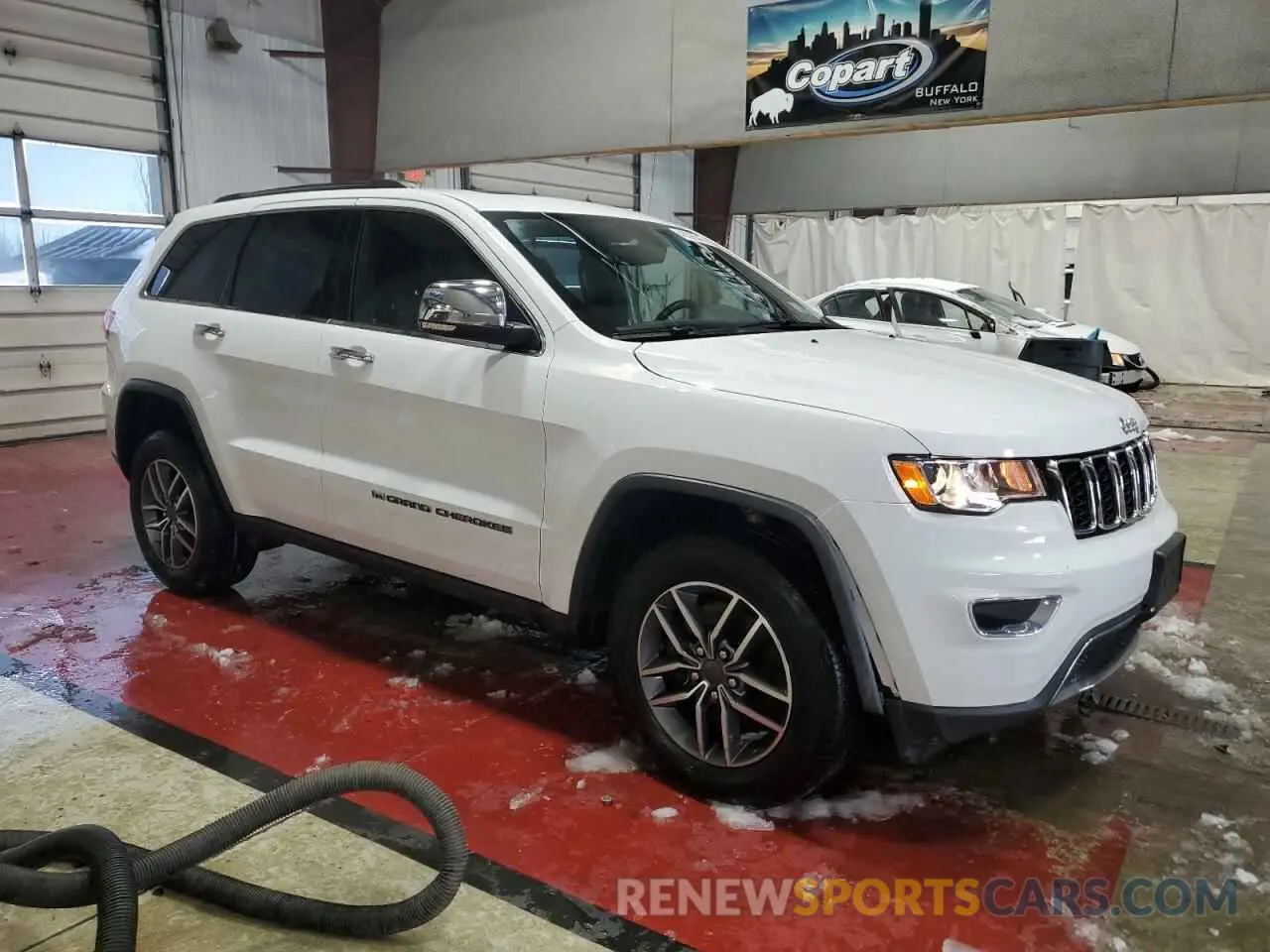 4 Photograph of a damaged car 1C4RJFBG5NC165534 JEEP GRAND CHER 2022