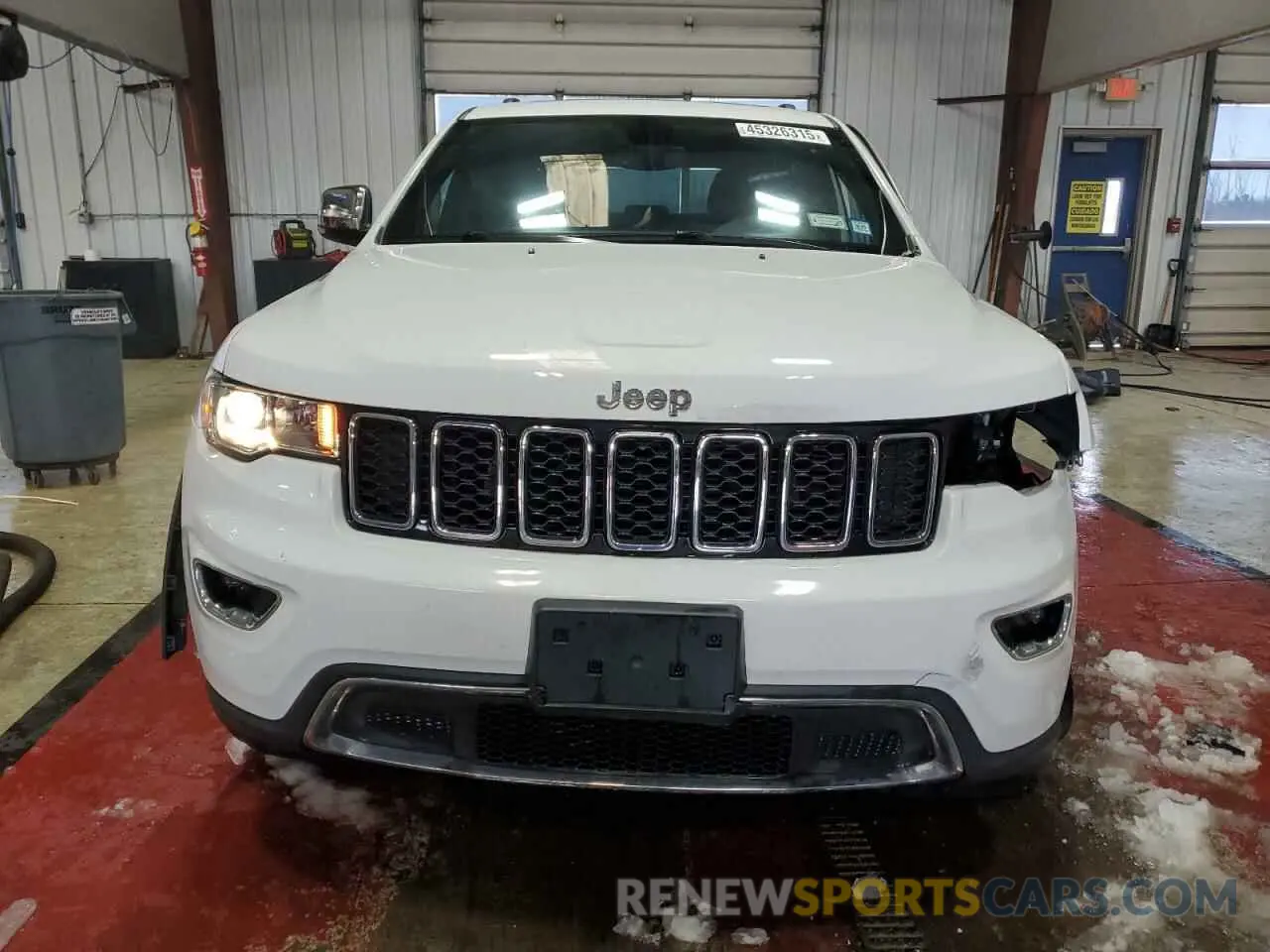 5 Photograph of a damaged car 1C4RJFBG5NC165534 JEEP GRAND CHER 2022