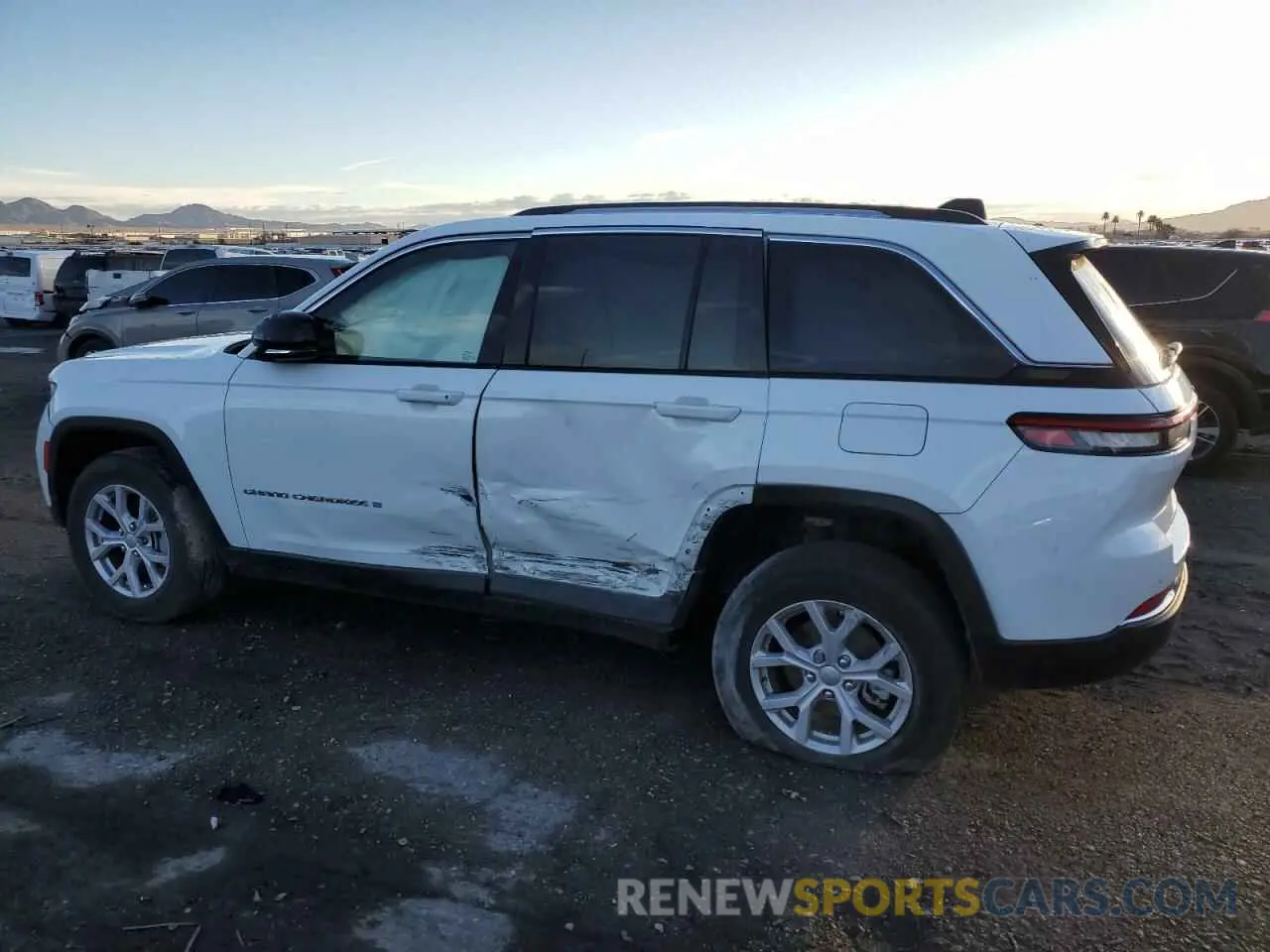 2 Photograph of a damaged car 1C4RJGBGXN8630902 JEEP GRAND CHER 2022