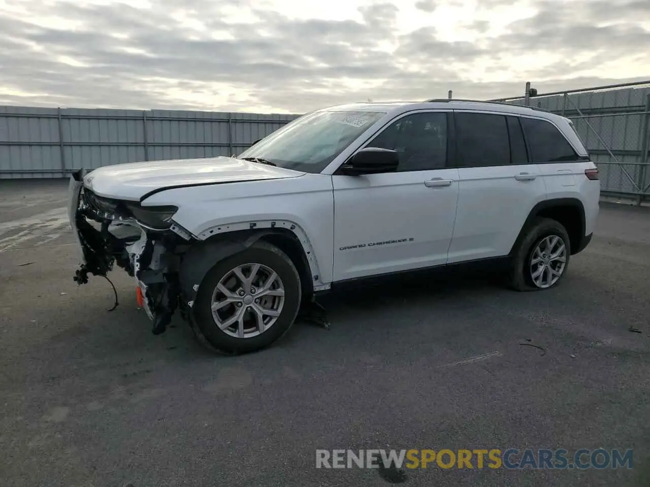 1 Photograph of a damaged car 1C4RJHBG5N8553359 JEEP GRAND CHER 2022