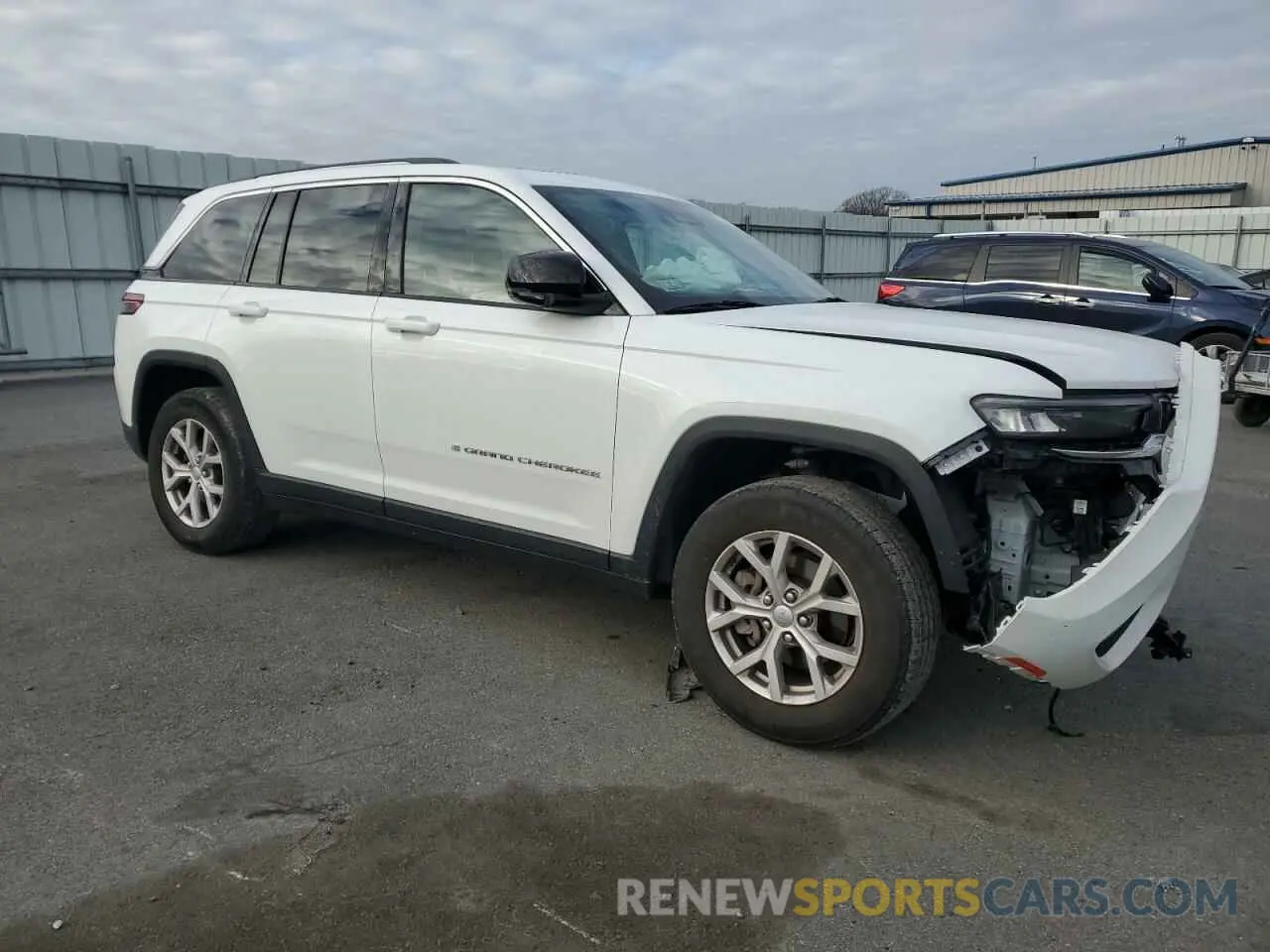 4 Photograph of a damaged car 1C4RJHBG5N8553359 JEEP GRAND CHER 2022