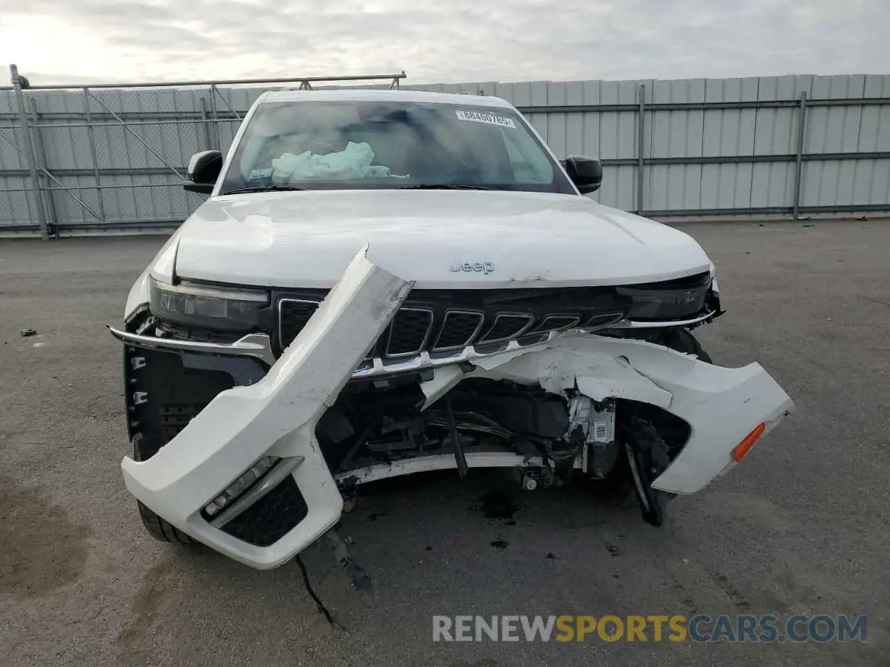 5 Photograph of a damaged car 1C4RJHBG5N8553359 JEEP GRAND CHER 2022