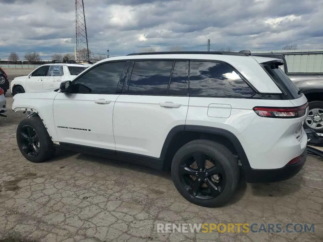 2 Photograph of a damaged car 1C4RJHBG5N8633325 JEEP GRAND CHER 2022