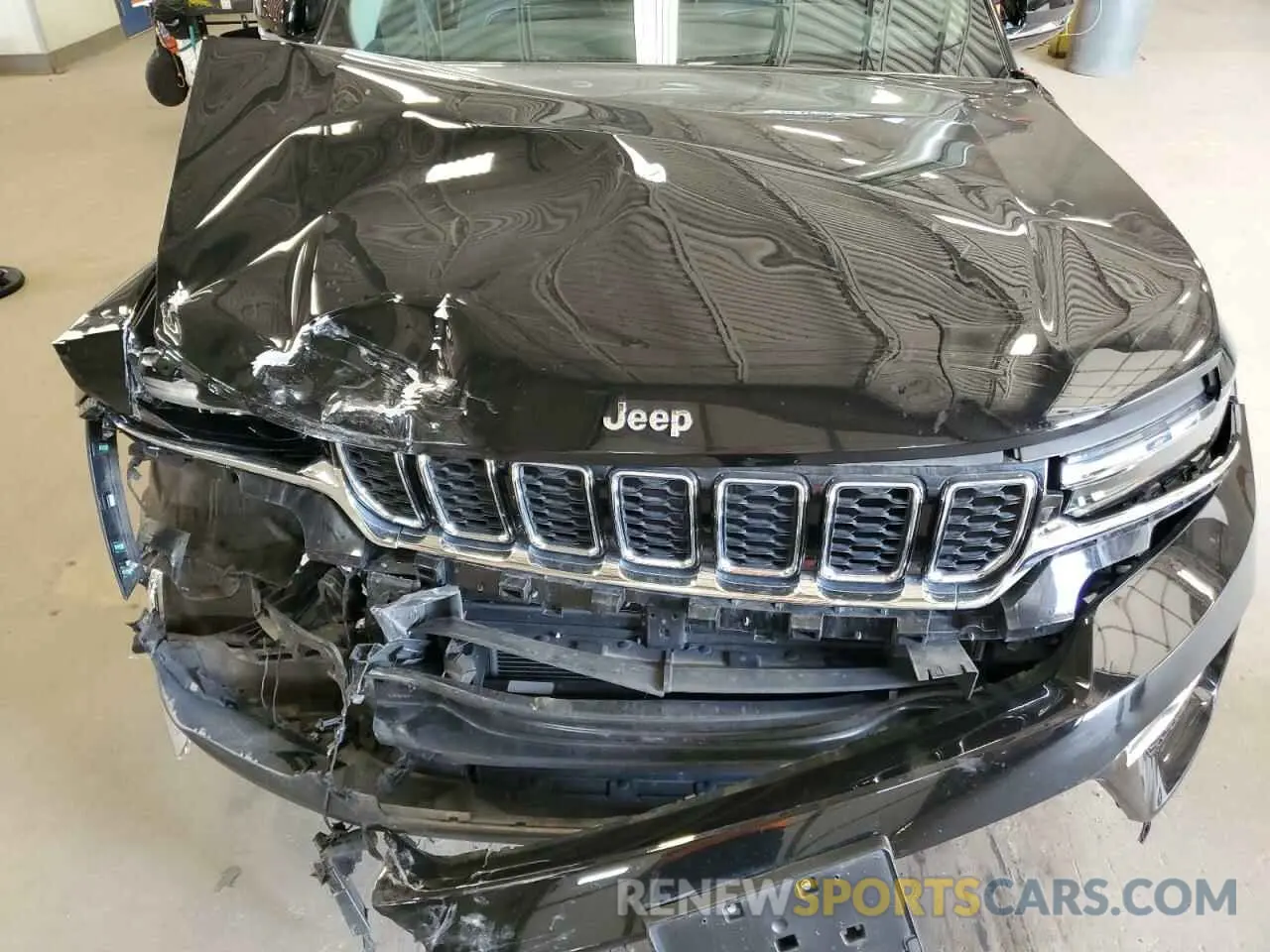 13 Photograph of a damaged car 1C4RJHBG8N8551024 JEEP GRAND CHER 2022